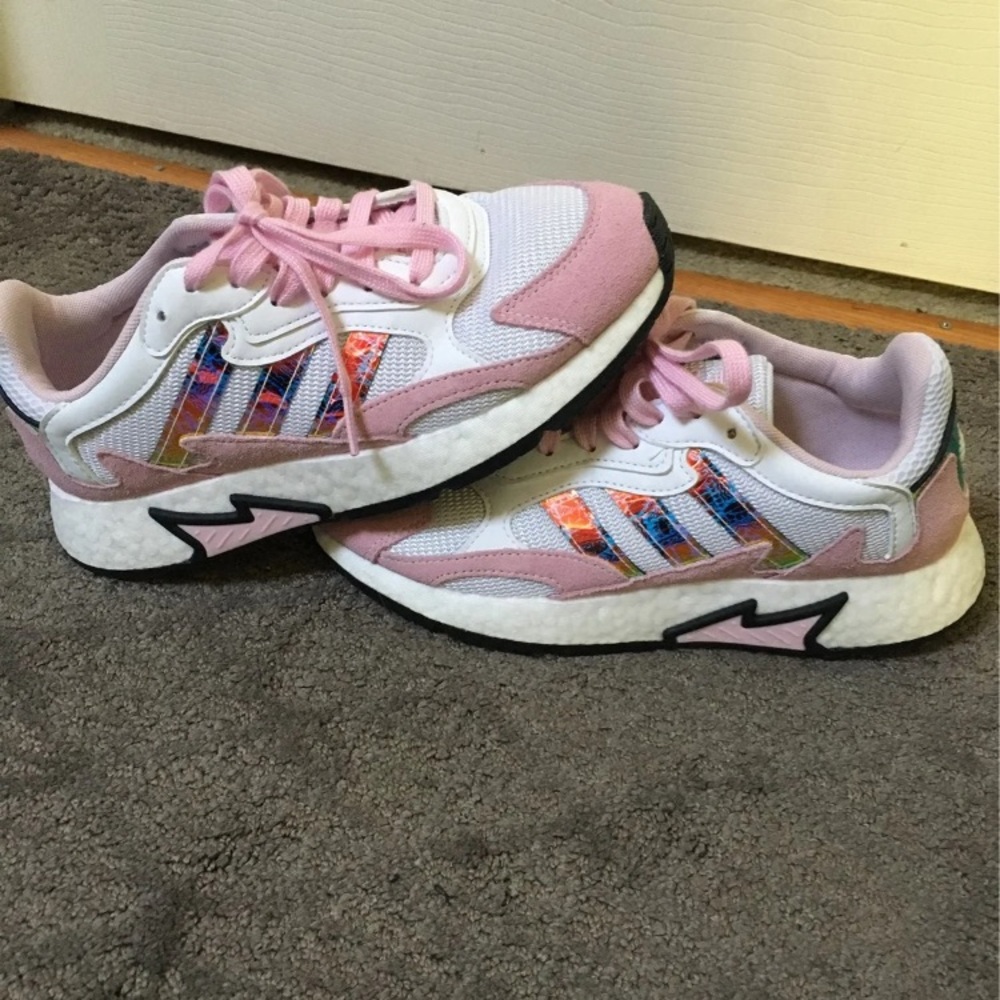 Adidas women’s size 7 kids size 5y